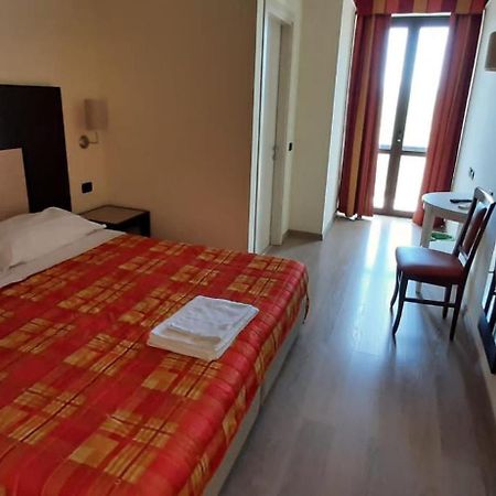 Hotel Dades Castelluccio dei Sauri Exterior foto